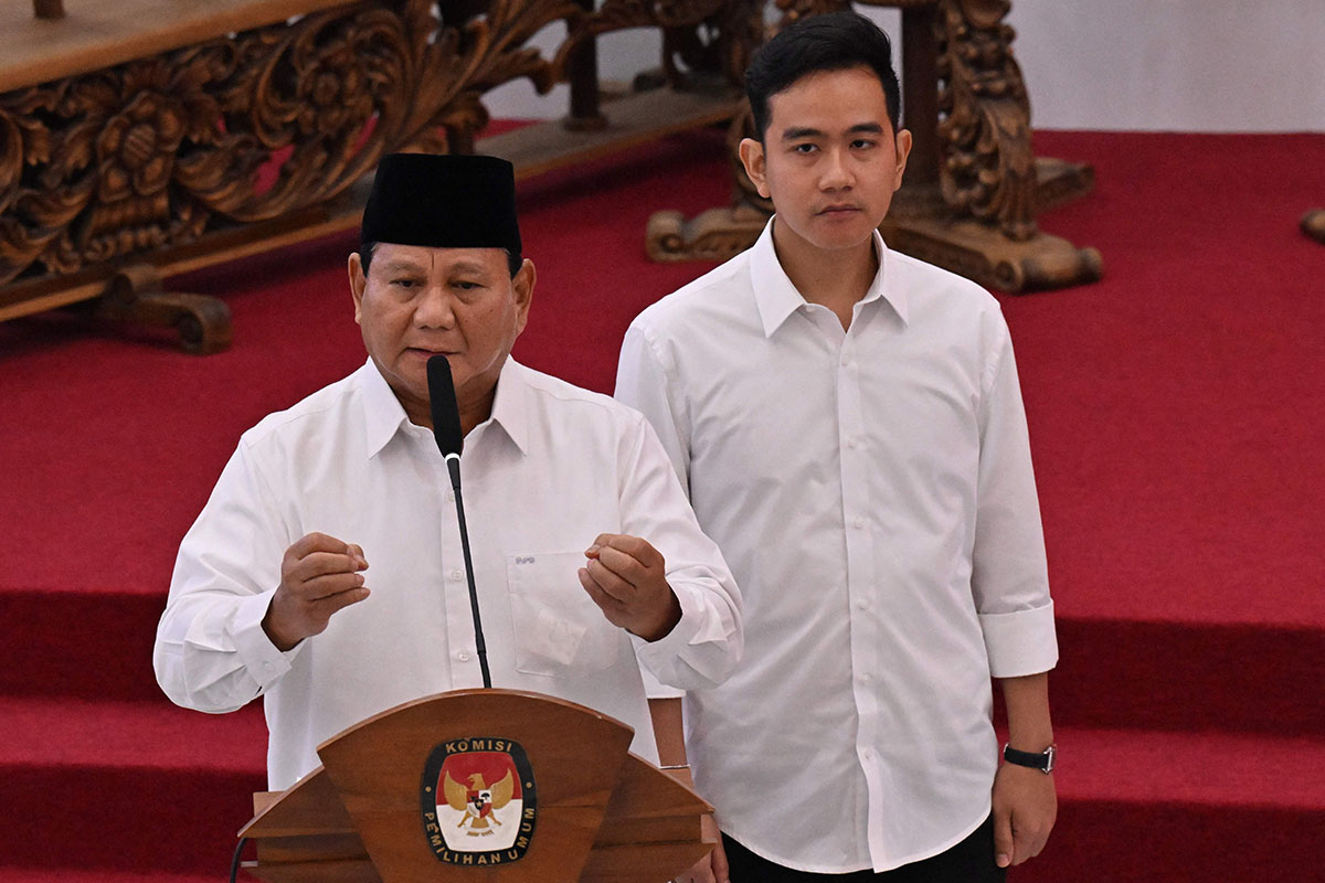 Presiden terpilih Prabowo Subianto (kiri) dan wakil presiden terpilih Gibran Rakabuming Raka.