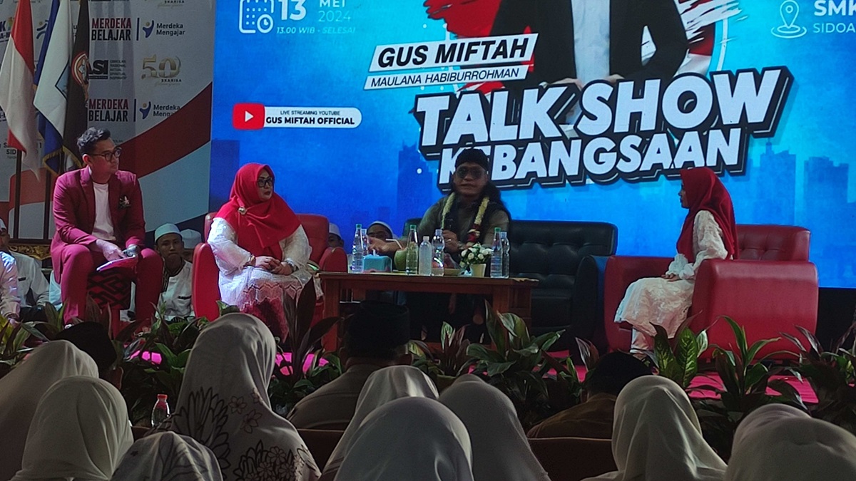 Gus Miftah, mengingatkan tentang pentingnya dialog kebangsaan dalam menangkal penyebaran paham radikalisme di kalangan pelajar. 