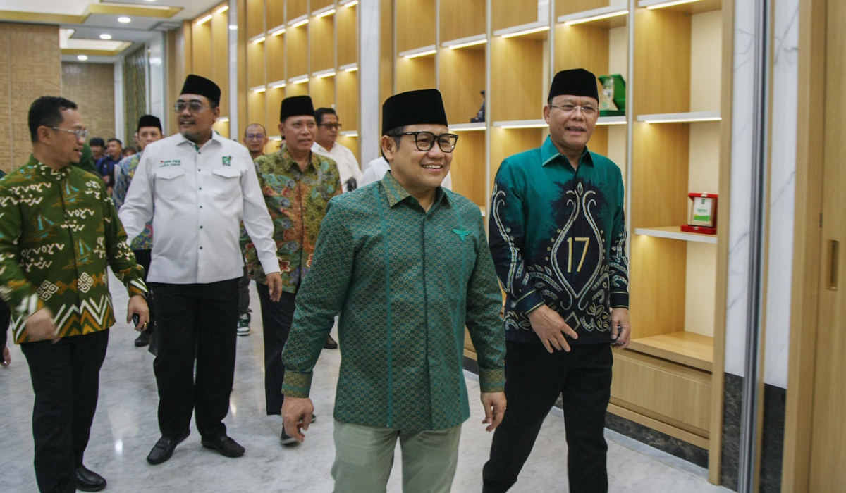 Ketua Umum PKB, Muhaimin Iskandar saat menyambut kedatangan Plt Ketua Umum PPP, Muhamad Mardiono 