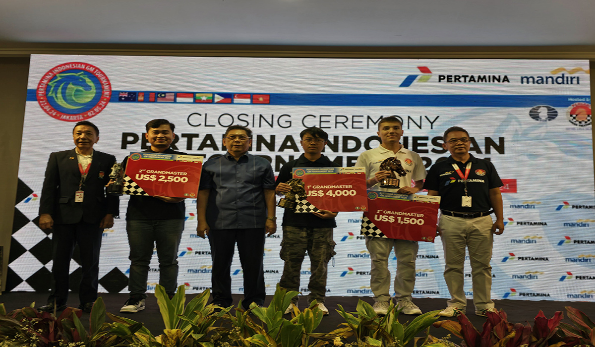 Aditya Bagus Arfan (ketiga dari kanan).