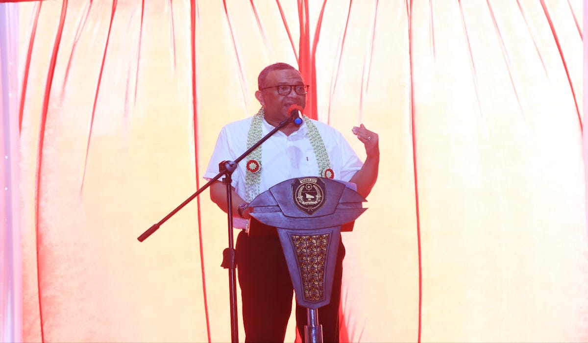 Wamenaker  Afriansyah Noor a acara Peletakan Batu Pertama Pembangunan Pabrik Sepatu PT Sun Bright Lestari di Indramayu, Jawa Barat.