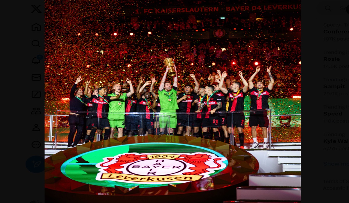 Para pemain Bayer Leverkusen melakukan selebrasi usai menjadi juara DFB Pokal