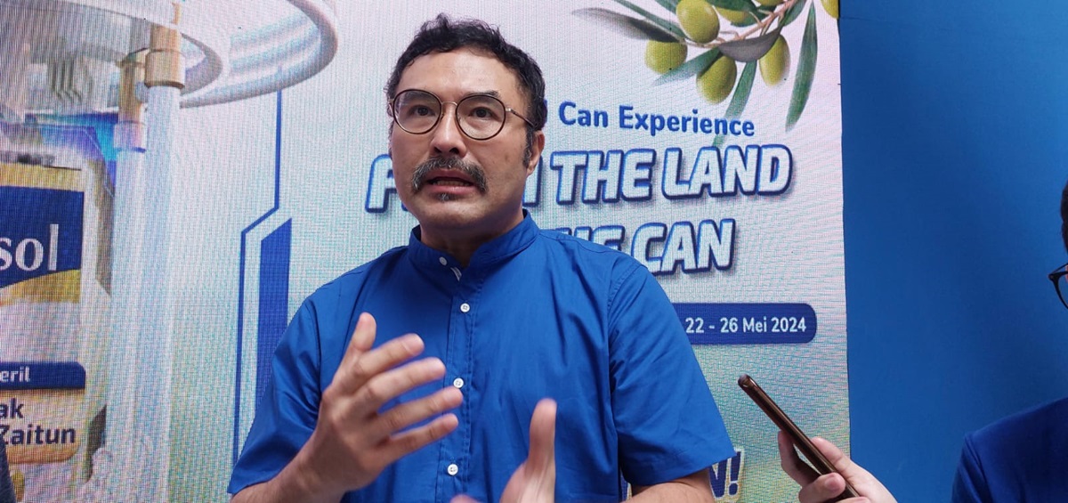 Pola hidup sehat tidak hanya mengacu pada pola makan bergizi. Ini tips dari Surya Saputra dalam menjalankan pola hidup sehat.