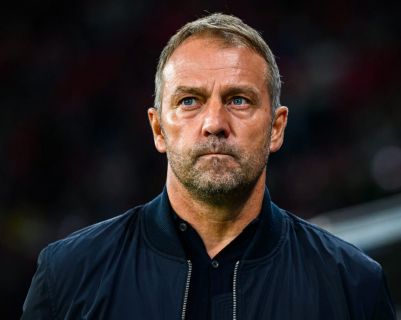 Pelatih Hansi Flick. 