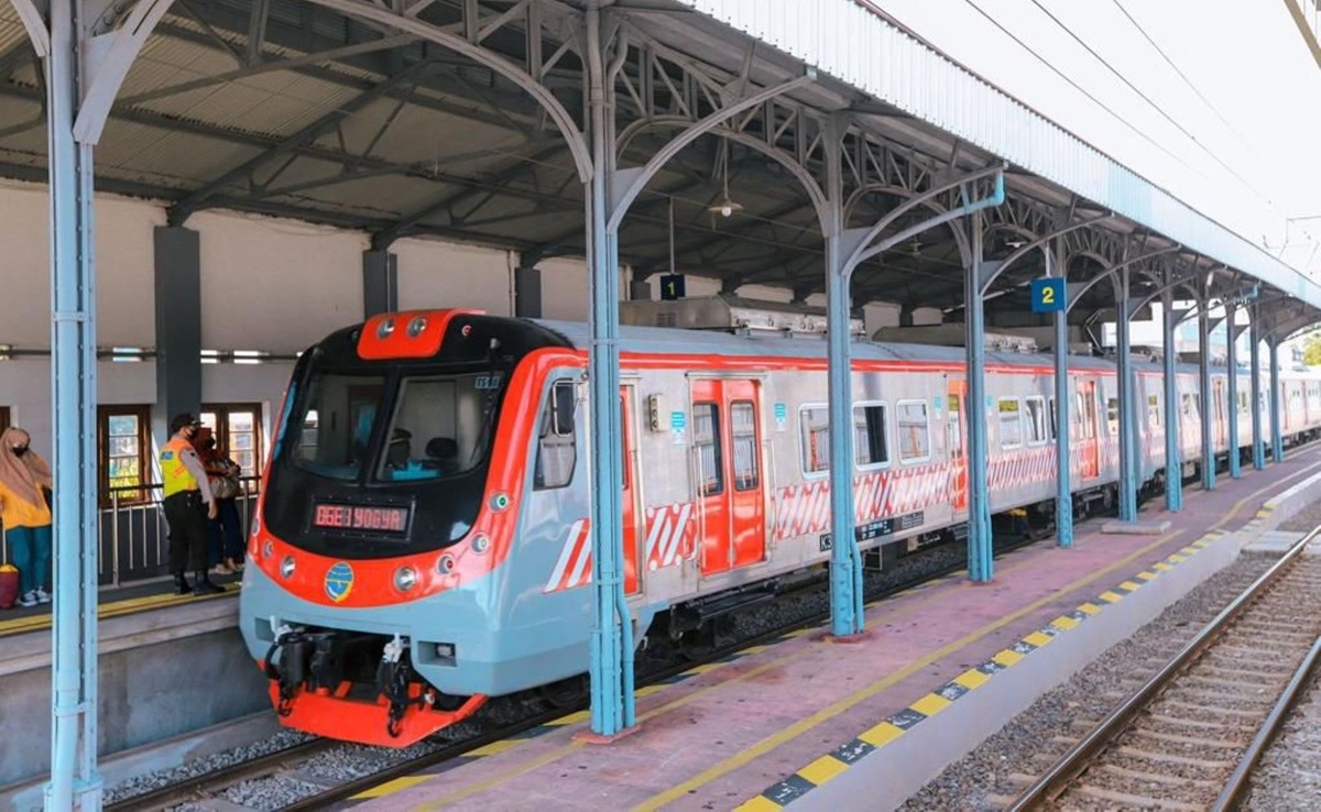 KAI Commuter memprediksi total pengguna Commuter Line Yogyakarta pada libur panjang esok sebanyak 93.895 ora