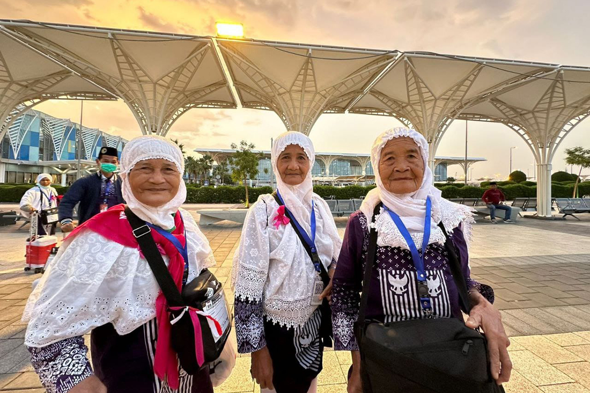 Trio nenek bersaudara asal Lampung Selatan sangat gembira keinginan mereka pergi haji bersama dapat terwujud.