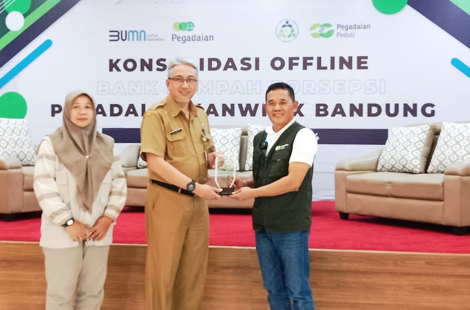 Dorong Pengurangan Sampah, PT Pegadaian Kanwil X Jawa Barat Gandeng Bank Sampah