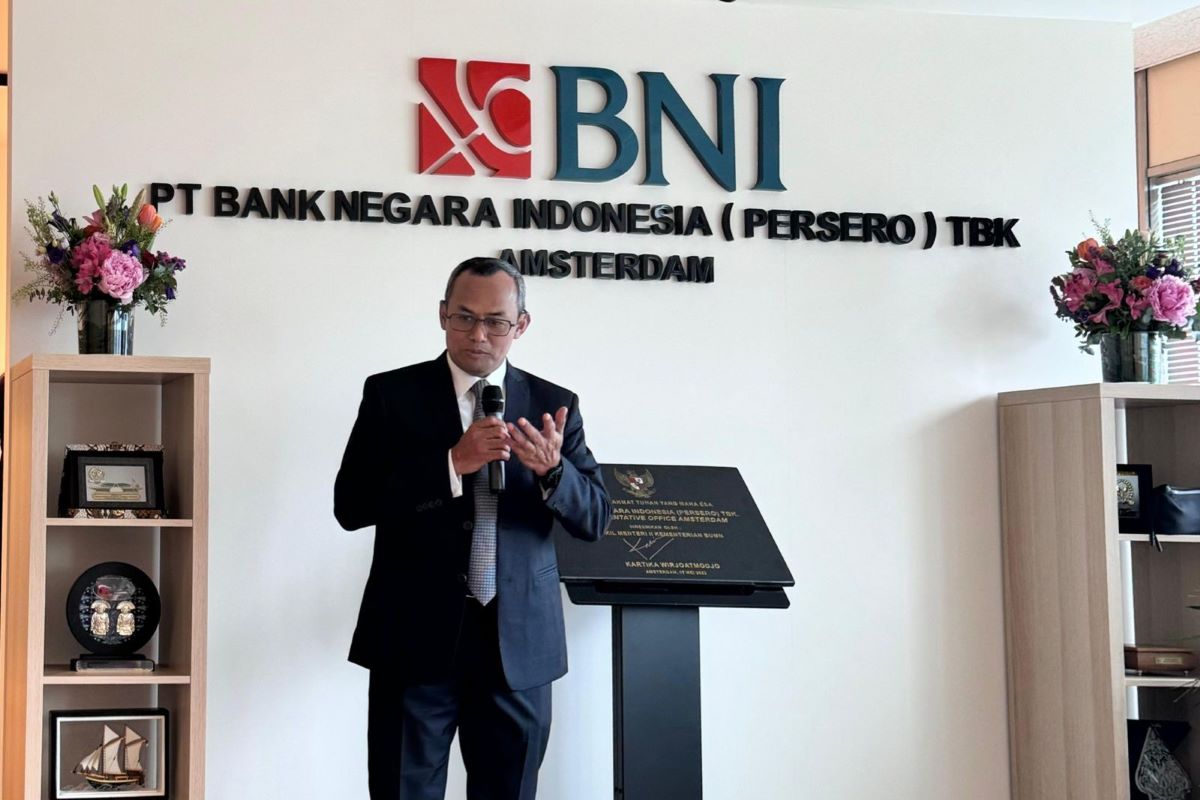 Direktur Human Capital & Compliance BNI, Mucharom, di BNI Amsterdam