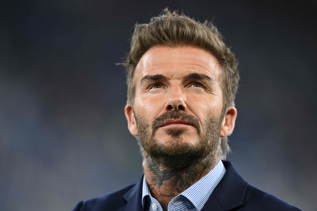 David Beckham membuat kejutan saat ia meretas akun Instagram istrinya, Victoria Beckham, untuk membagikan rutinitas perawatan kulitnya