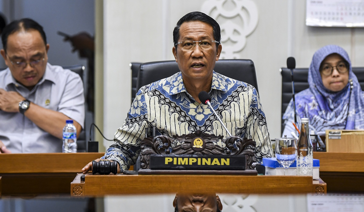 Ketua Badan Legislasi (Baleg) Supratman Andi Agtas memimpin Rapat pleno di kompleks Parlemen, Jakarta