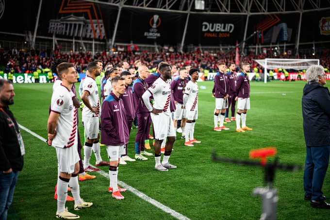Pemain Bayer Leverkusen usai kalah 0-3 di Final Liga Europa melawan Atalanta