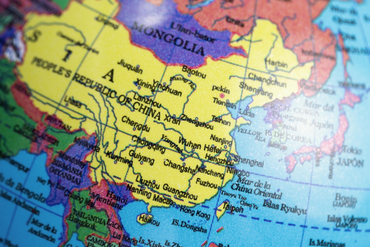 Ketegangan antara Tiongkok dan Taiwan terus memburuk, dengan Tiongkok mengklaim Taiwan sebagai provinsi yang akan kembali ke negara tersebut