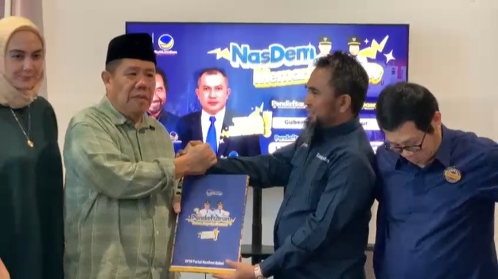 Eks wagub Babel Hidayat Arsani Ambil Formulir Ke NasDem. 