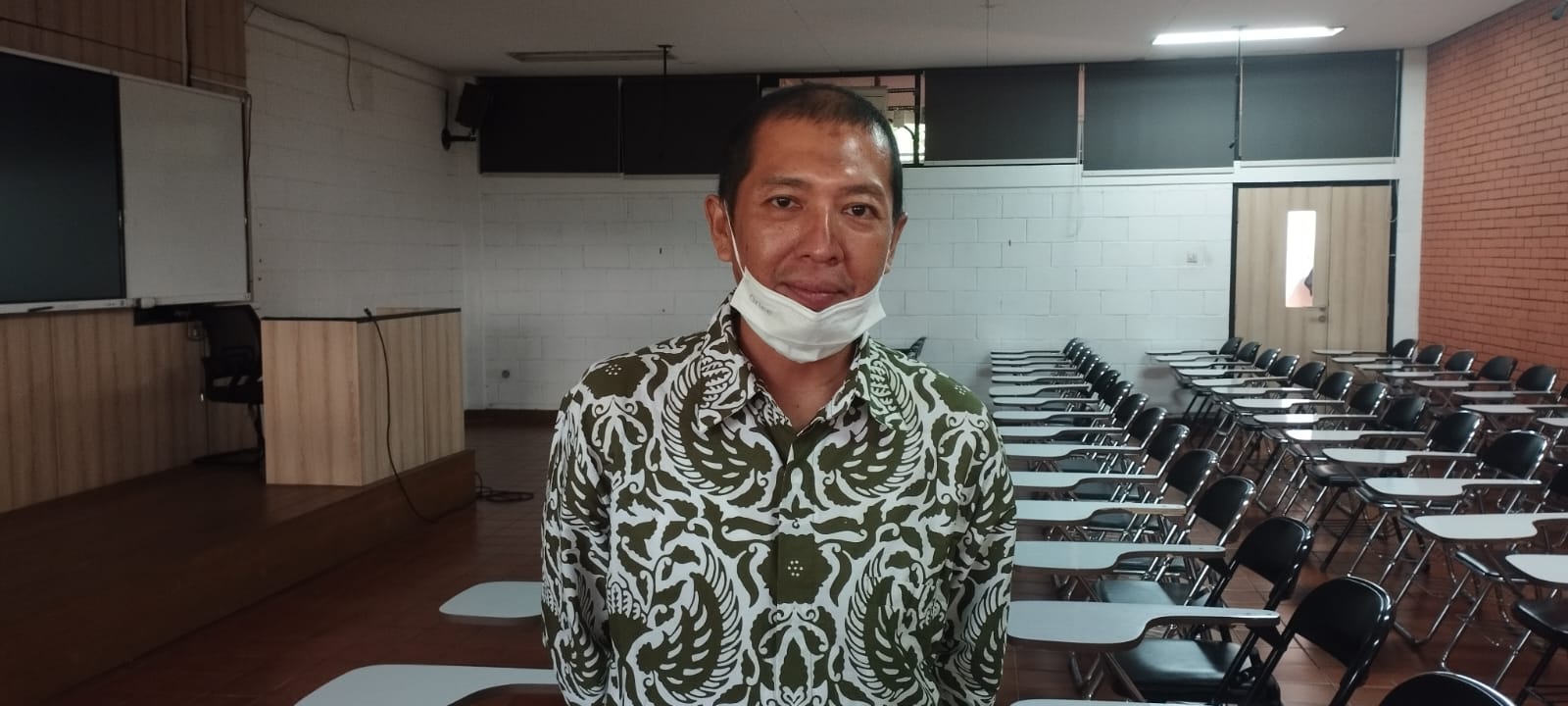 Penulis Buku 'Konferensi Meja Bundar', Dr. Agus Setiawan, pH.D