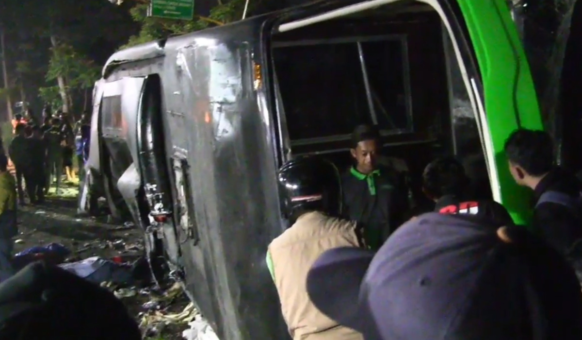 Bus rombongan SMK Lingga Kencana Depok yang kecelakaan di Subang.