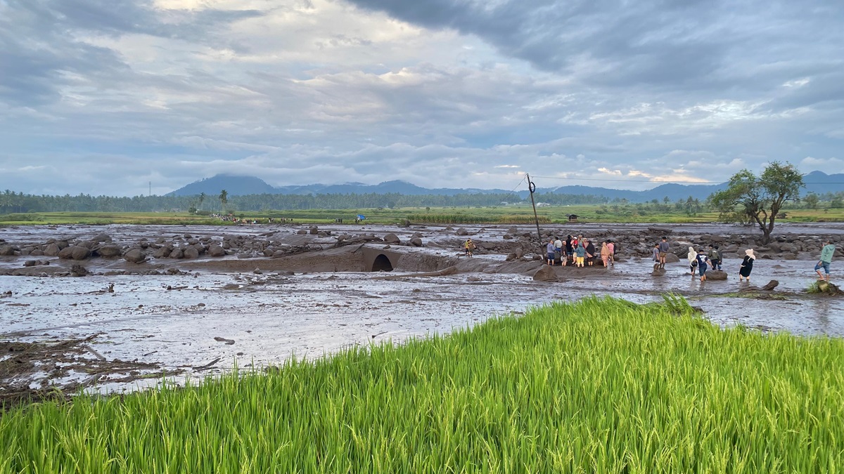 Salah satu kawasan terdampak banjir bandang sungai yang berhulu dari Gunung Marapi. 