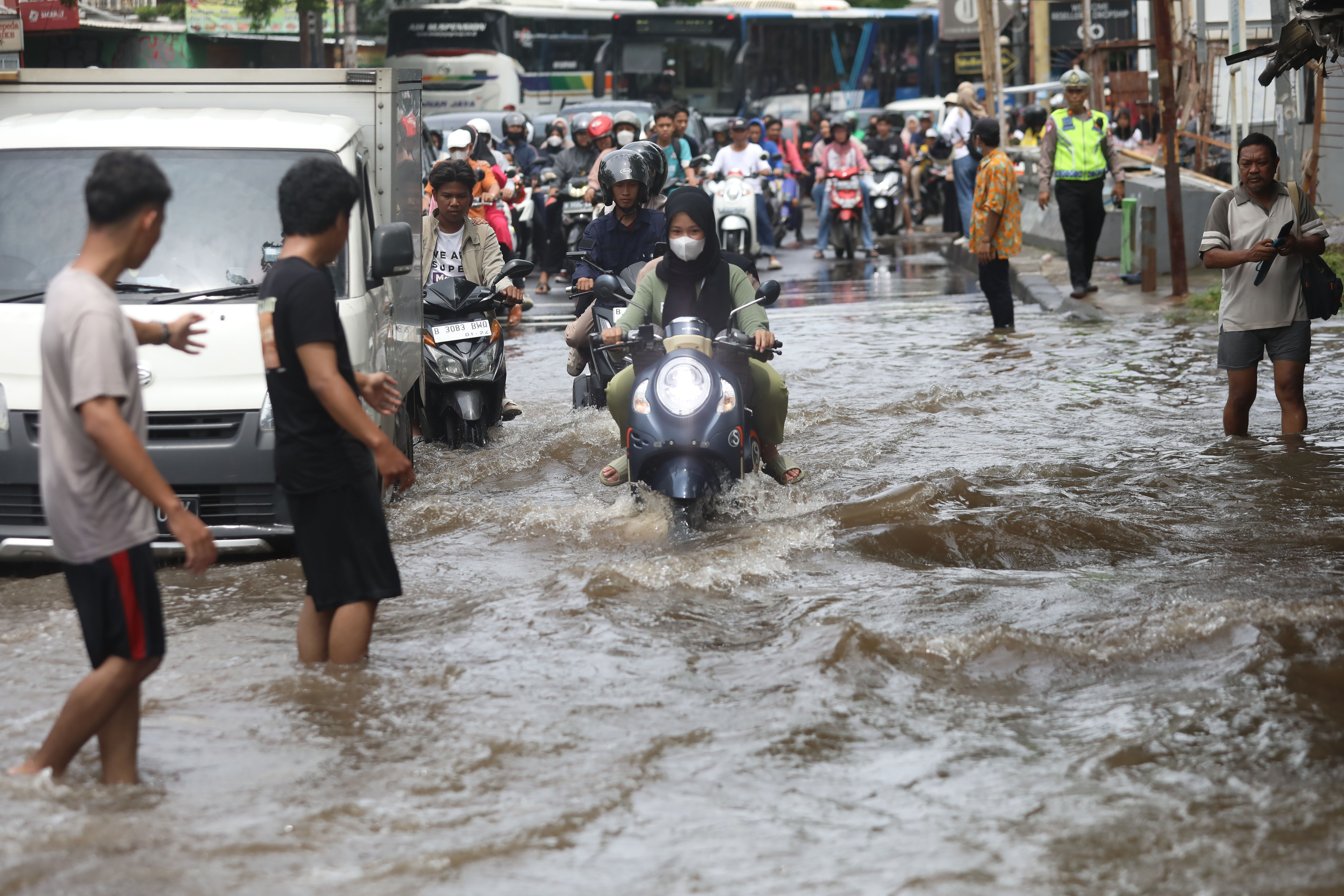 Curah Hujan Tinggi, Banjir Genangi Sebagian Wilayah di Tangerang