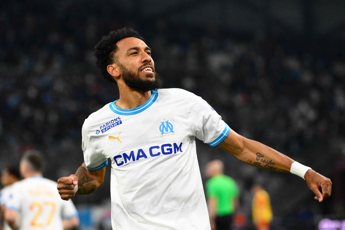 Penyerang Marseille Prancis-Gabon #10 Pierre-Emerick Aubameyang merayakan setelah mencetak gol selama pertandingan sepak bola L1 Prancis ant