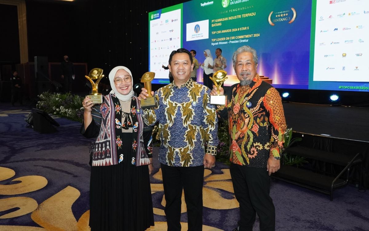 Pupuk Kaltim meraih tiga penghargaan pada ajang TOP CSR Award 2024.