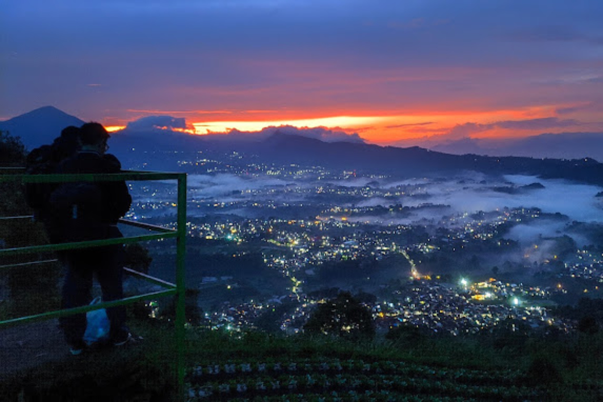 Gunung Putri Lembang menjadi salah satu rekomendasi wisata alam yang wajib dikunjungi di Bandung