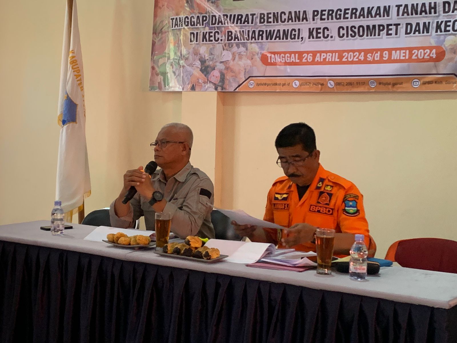 Sekda Kabupaten Garut Nurdin Yana mengumumkan perpanjangan masa tanggap darurat bencana pergerakan tanah dan tanah longsor. 
