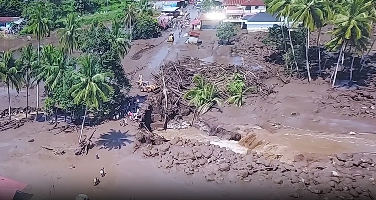 BNPB menyiapkan lima jembatan bailey untuk dibangun di titik-titik krusial yang terkena dampak banjir lahar dingin. 