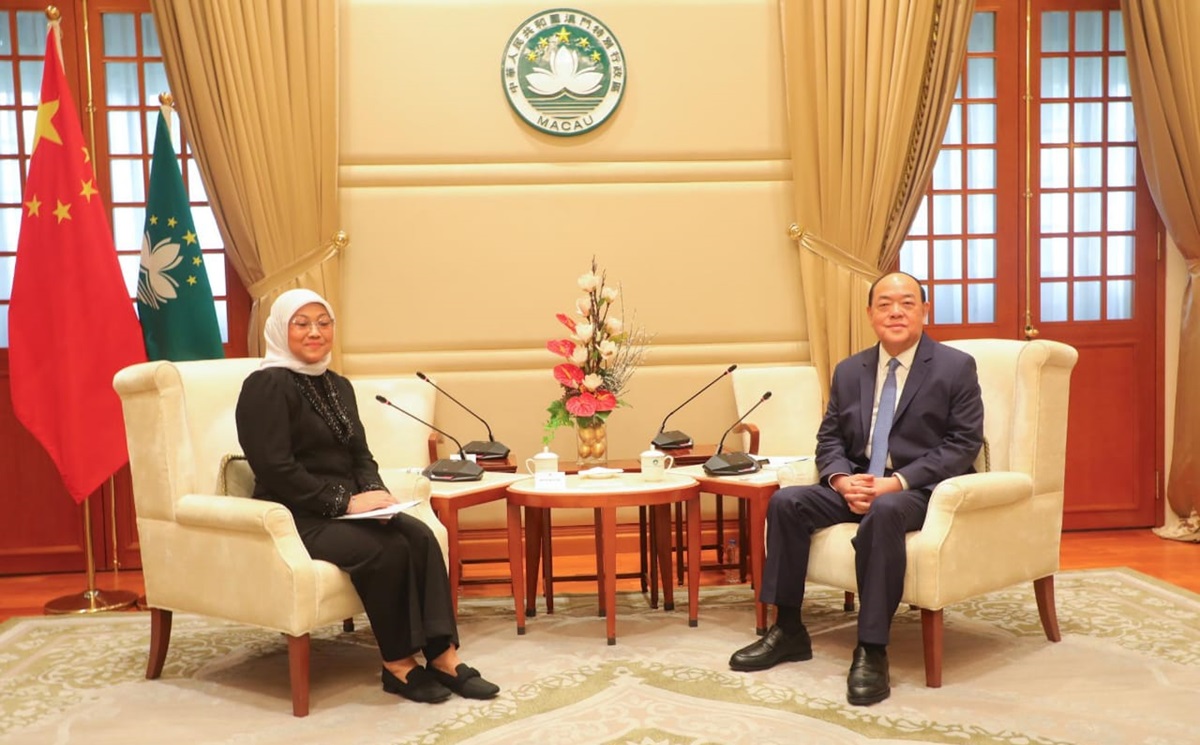 Menteri Ketenagakerjaan Indonesia, Ida Fauziyah, bertemu dengan Chief Executive of Macau, Ho Iat Seng, di Makau