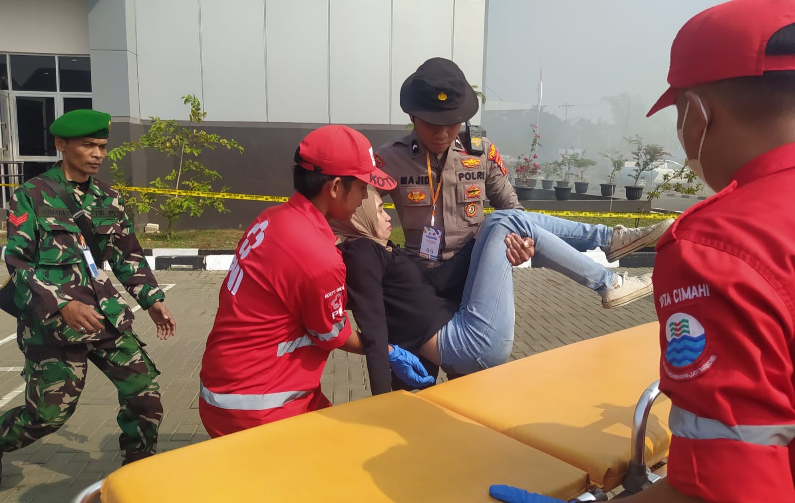 BPBD Cimahi menggelar simulasi bencana yang melibatkan TNI dan Polri