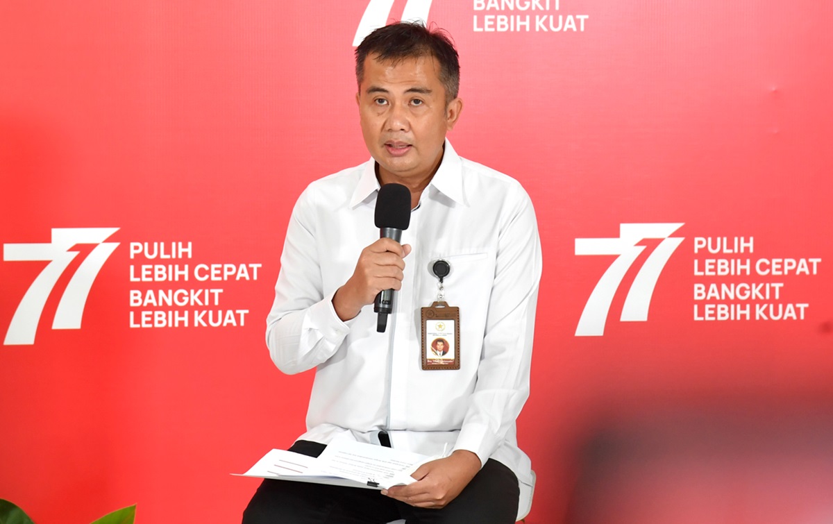 Penjabat Gubernur Jabar Bey Machmudin menyampaikan duka cita mendalam atas kecelakaan bus yang membawa rombongan pelajar SMK Lingga Kencana 