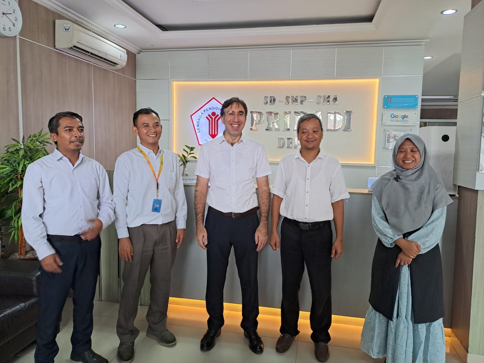  Sekolah Pribadi Depok menyediakan college counselor yang mengarahkan siswa sesuai kemampuan, bakat, dan keterampilannya. 