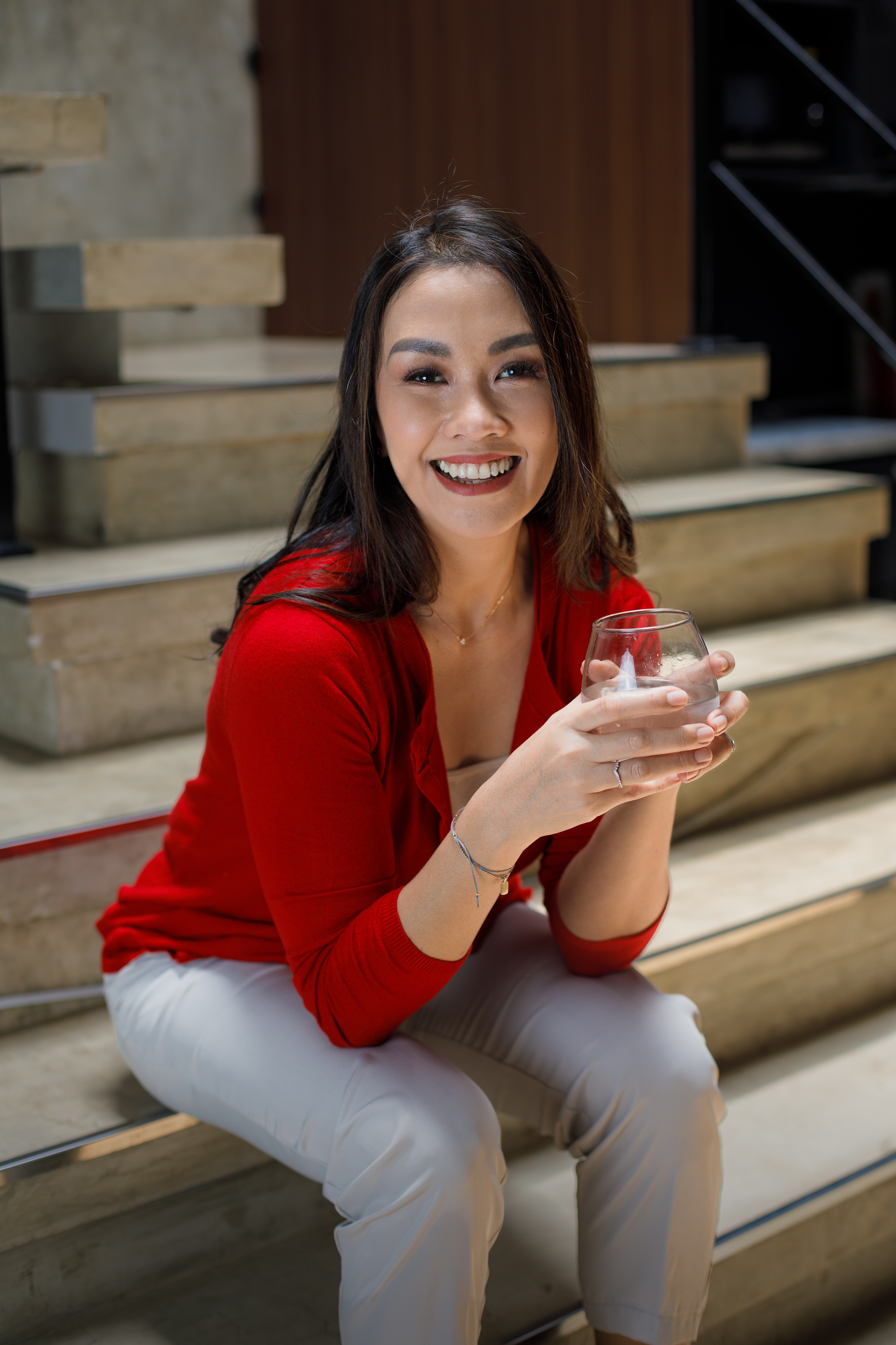 Melanie Putria sedang bersantai di rumahnya