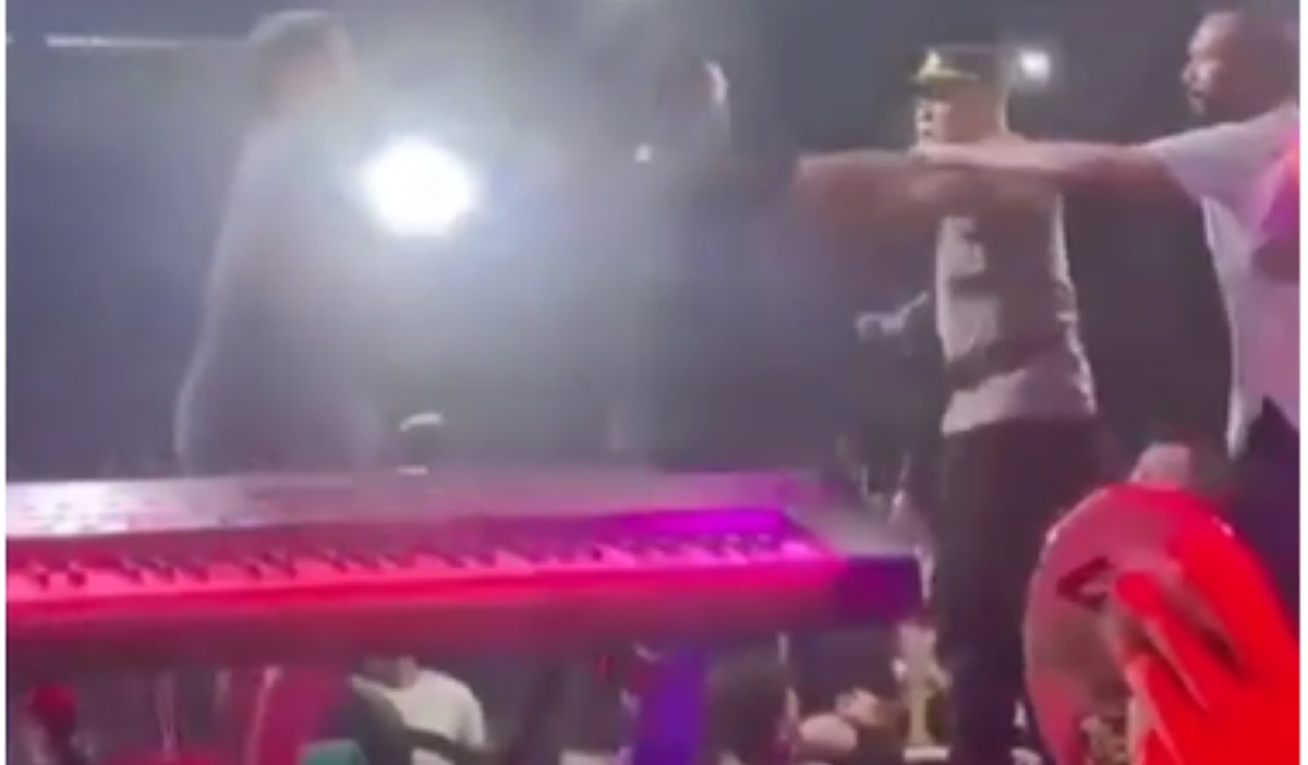 Saat warga mabuk menyerang polisi.