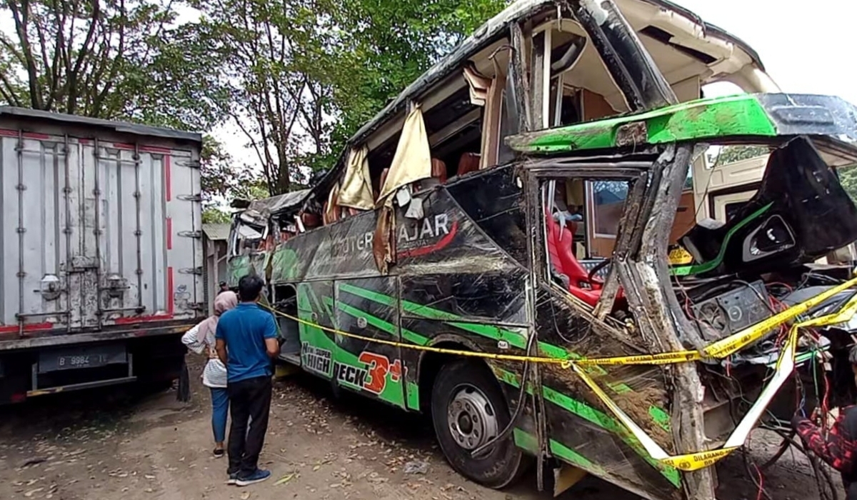 Bus Trans Putera Fajar yang menyebabkan 11 siswa SMK Lingga Kencana Depok meninggal.