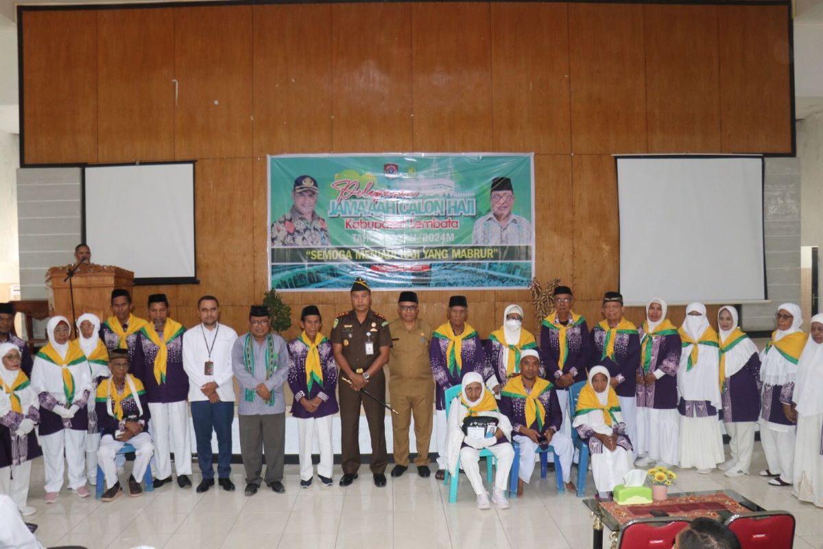 Pemda Lembata Berangkatkan 21 Jemaah Calon Haji