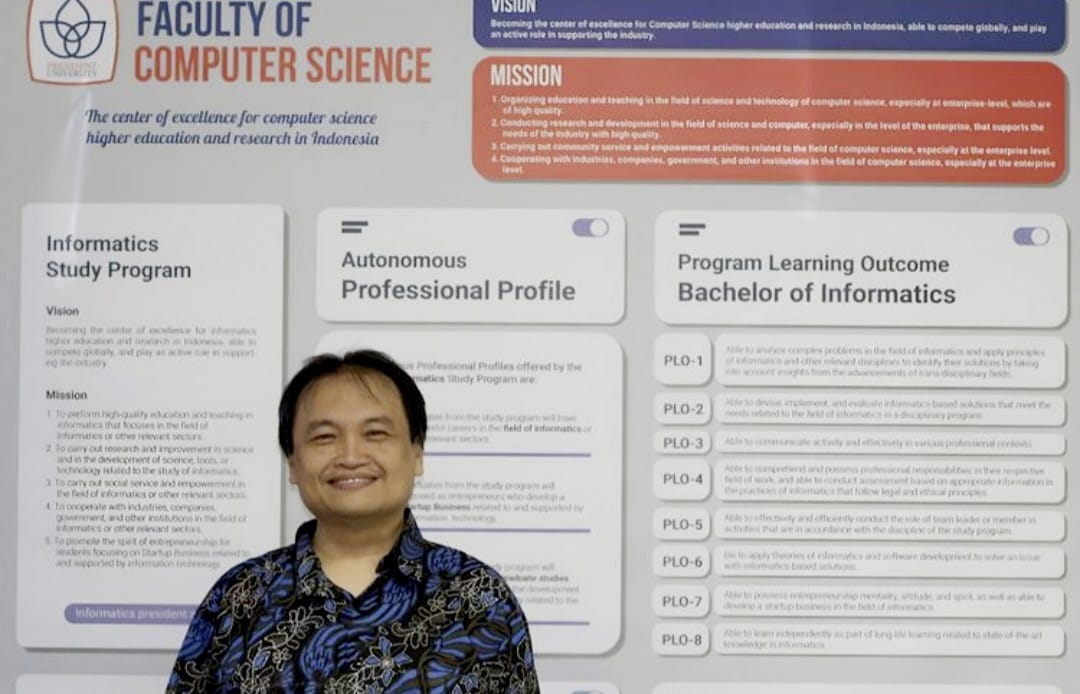 Dekan Fakultas Ilmu Komputer President University Ir Rila Mandala MEng PhD