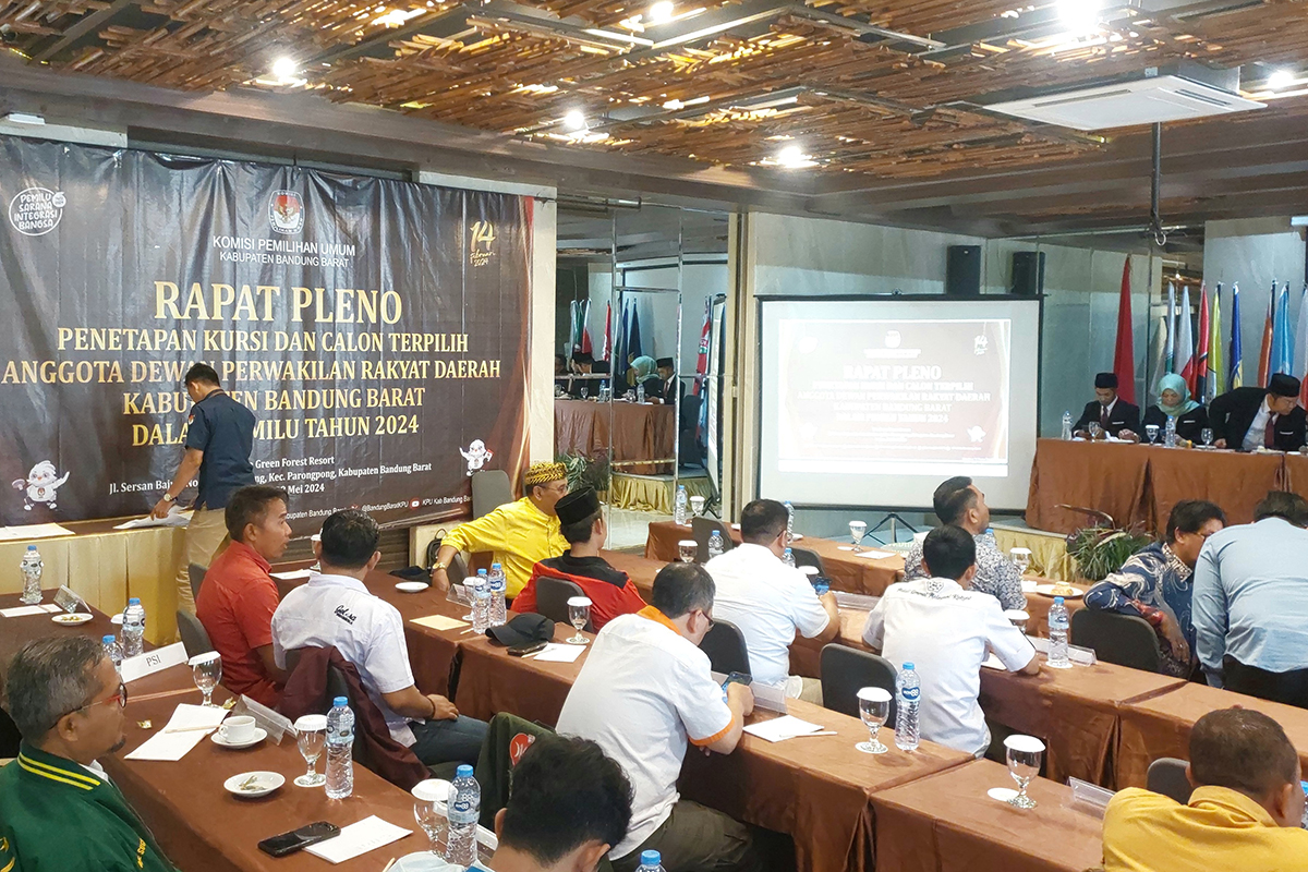 KPU Kabupaten Bandung Barat menggelar rapat pleno penetapan kursi dan calon terpilih anggota DPRD Bandung Barat periode 2024-2029.