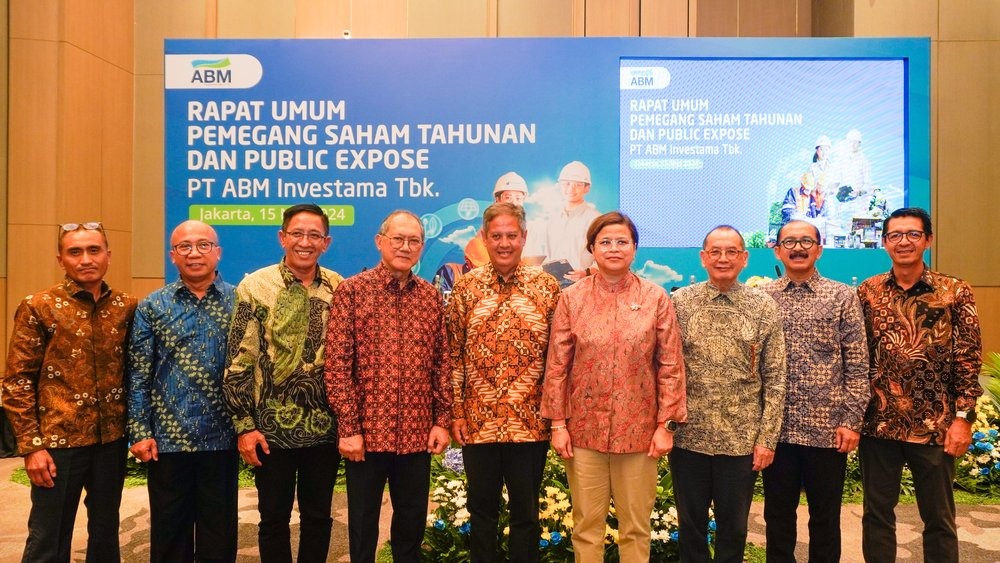 Board of Commissioners beserta Board of Director PT ABM Investama Tbk (ABMM) dalam acara Public Expose (Pubex) di Jakarta.