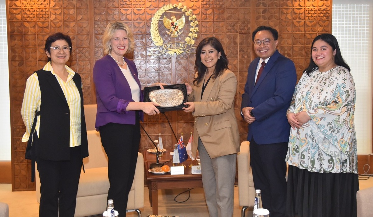 Ketua Komisi I DPR RI Meutya Hafid saat menerima Kunjungan Kehormatan Kemendagri Australia, 8 Mei 2024.