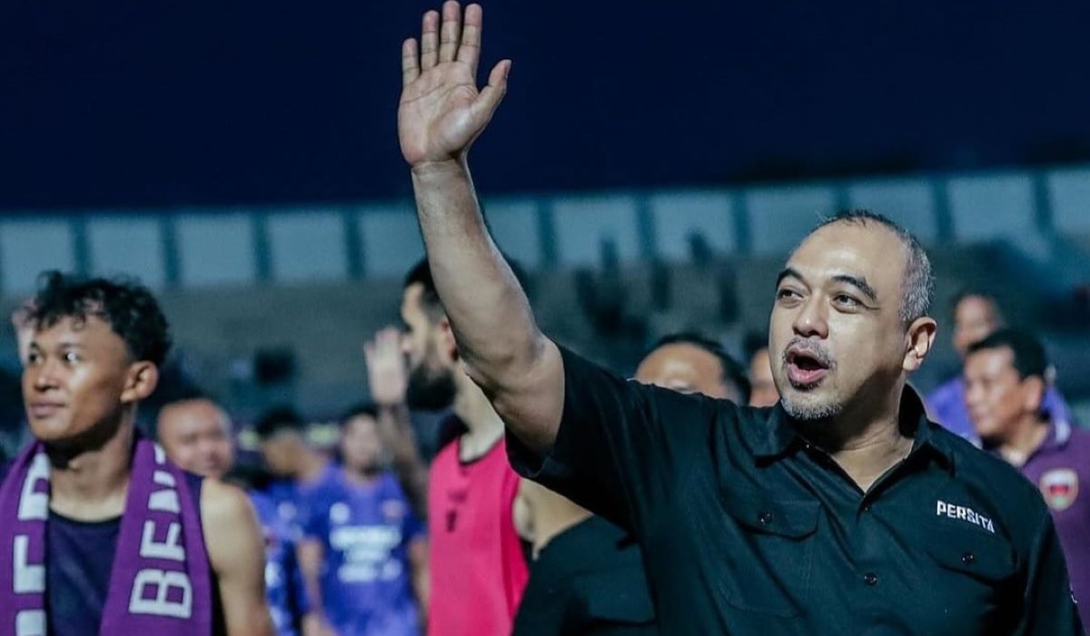 Ahmed Zaki Iskandar (kanan).