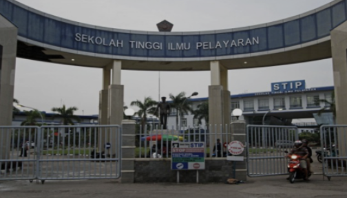 Gerbang masuk Sekolah Tinggi Ilmu Pelayaran (STIP)