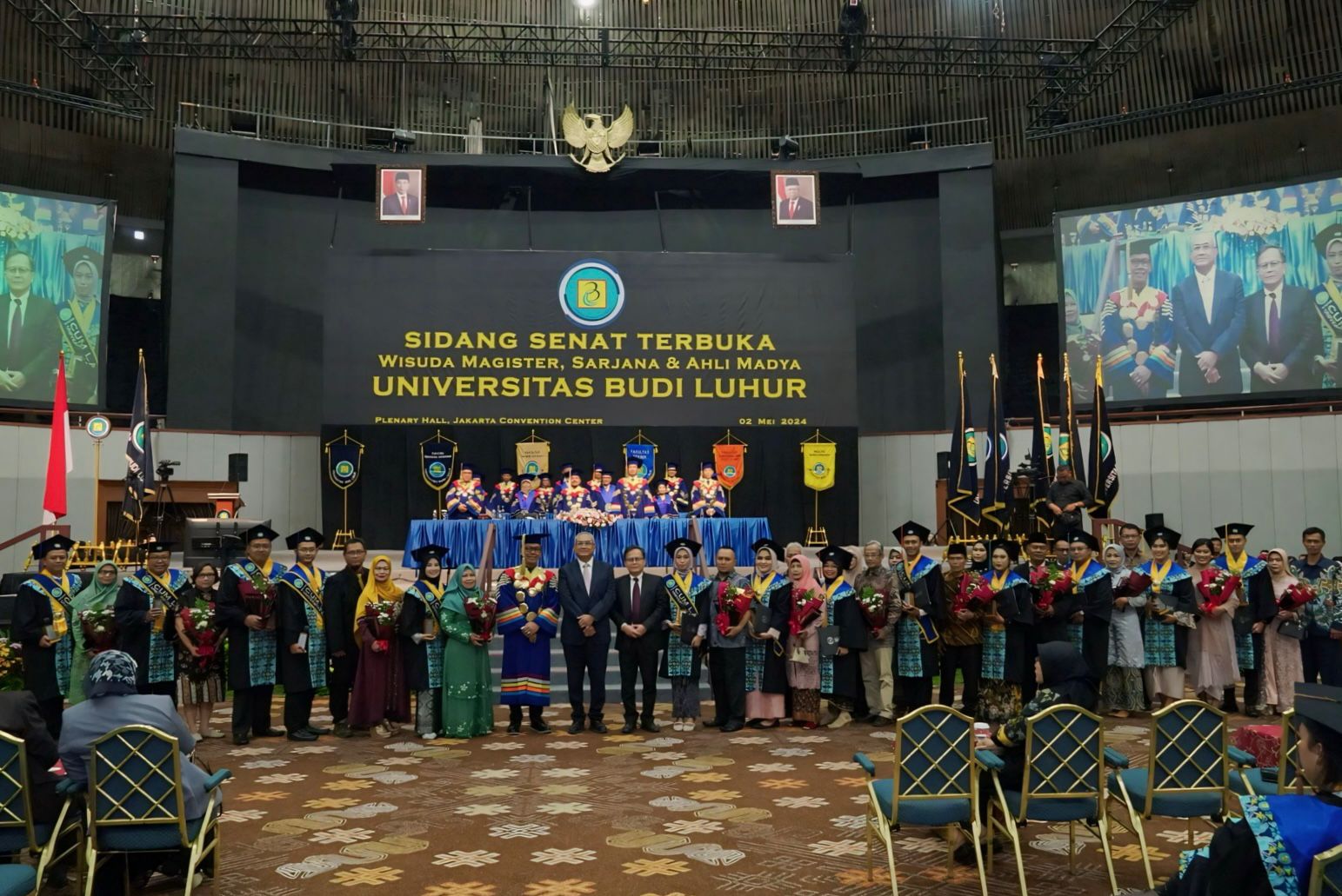 Gelaran wisuda Universitas Budi Luhur