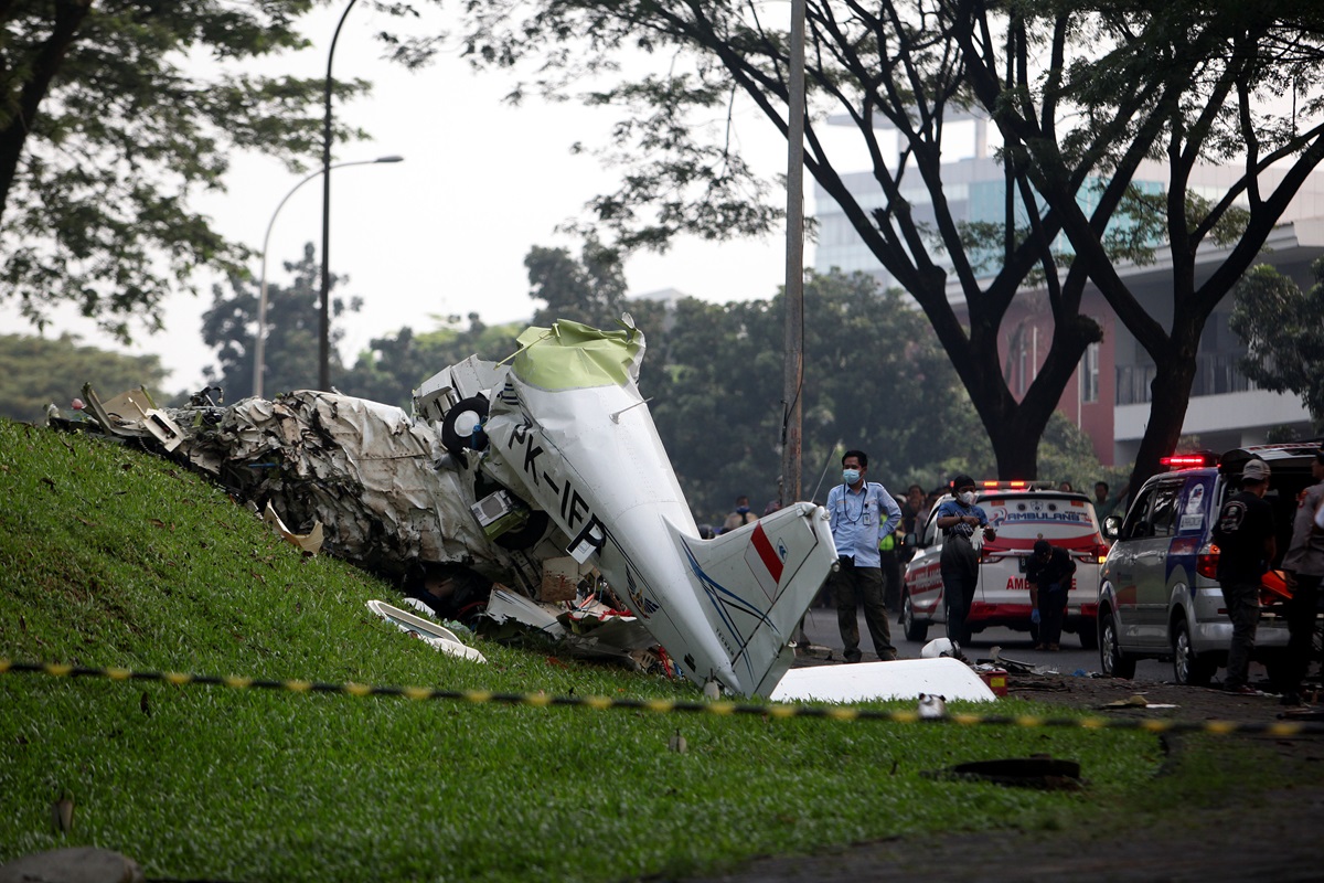 Kepolisian telah menyerahkan tiga jenazah korban pesawat jatuh di BSD ke pihak keluarga masing-masing.