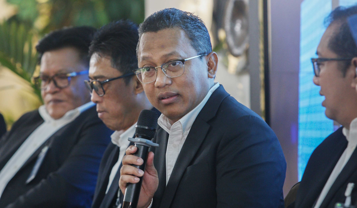 Direktur Utama PT Pegadaian Damar Latri Setiawan (kedua kanan) bersama jajaran direksi menyampaikan pemaparan kinerja 