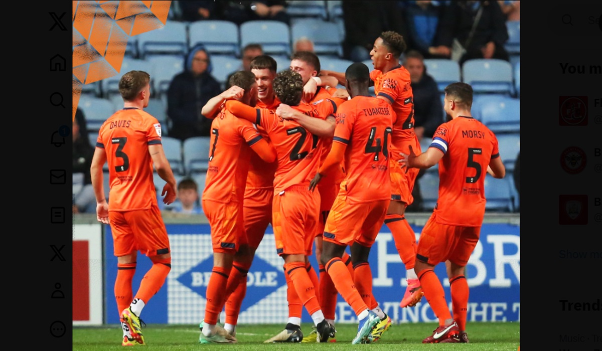 Para pemain Ipswich Town melakukan selebrasi usai mencetak gol ke gawang Covenry City di laga Divisi Championship.