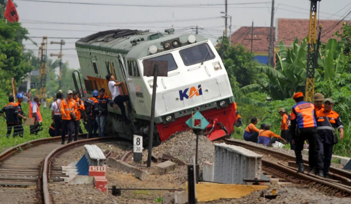 KA Pandalungan yang menabrak mobil di Pasuruan saat kecelakaan di Sidoarjo awal tahun 2024.