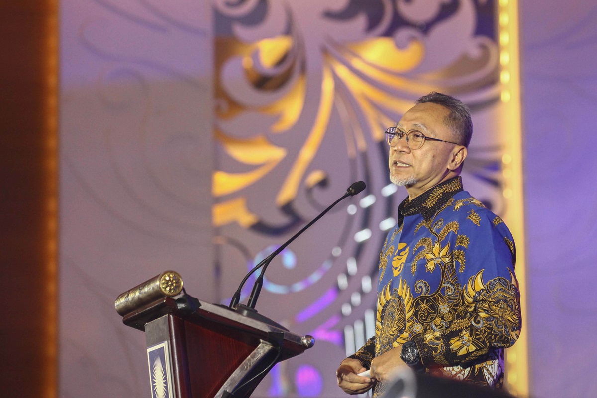 Mendag Zulkifli Hasan menyatakan UMKM memegang peranan penting dalam perekonomian Indonesia dengan kontribusi sebesar 61% terhadap PDB