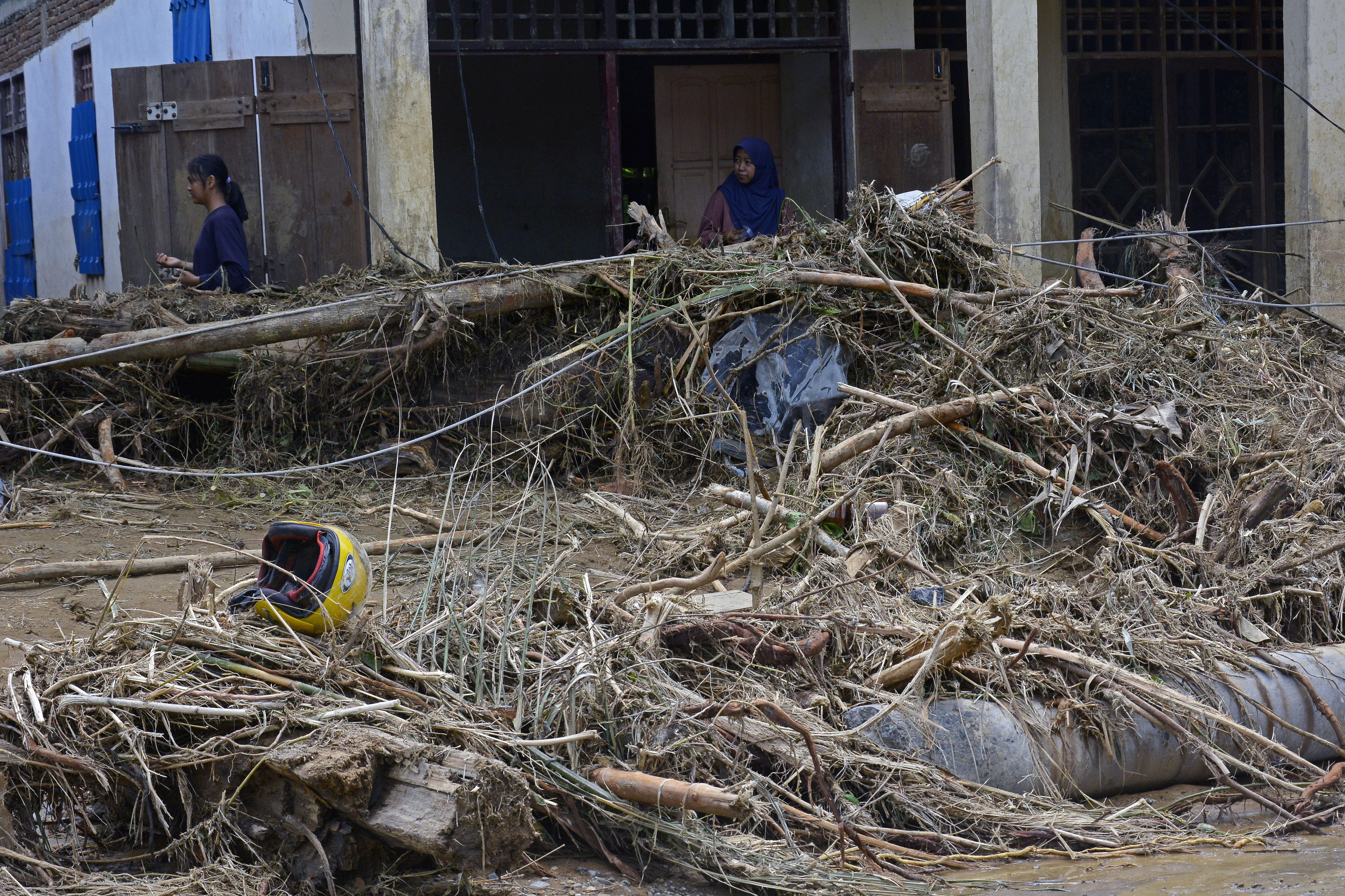 Rumah yang terdampak banjir bandang di Desa Kaili, Kecamatan Suli Barat, Kabupaten Luwu, Sulawesi Selatan, MingguÂ (5/5/2024)