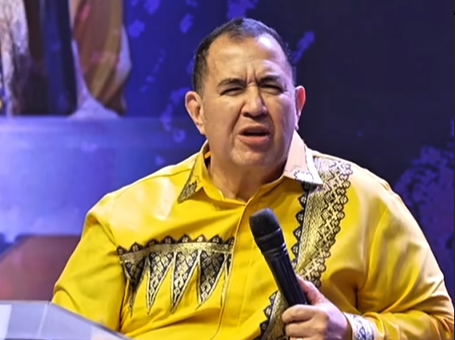 Pendeta Gilbert Lumondong