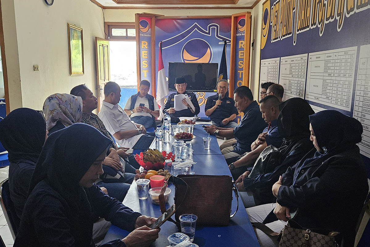 Rapat Pleno usulan nama Calon Kepala Daerah Pilkada 2024 dengan Dewan Pimpinan Wilayah (DPW) NasDem Jabar di Kantor DPD NasDem Sukabumi.