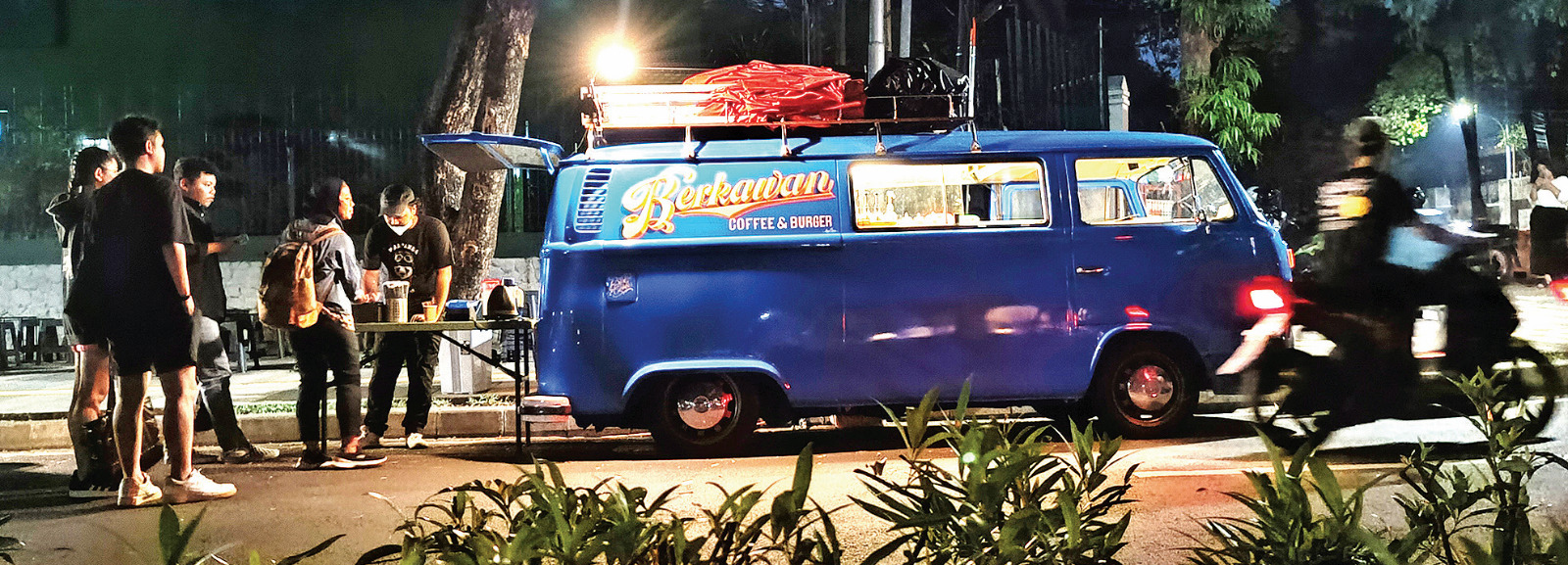 Berkawan Coffee and Burger.